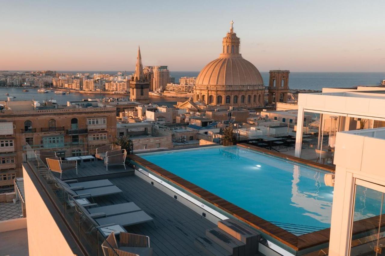 Отель The Embassy 4*